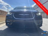 Used 2022 Chrysler Pacifica Touring-L image 2