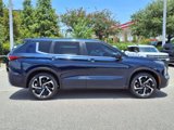 Used 2022 Mitsubishi Outlander SE image 3