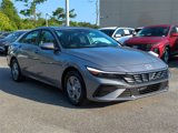 New 2025 Hyundai Elantra SE image 3