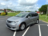 Used 2018 Chrysler Pacifica Touring-L image 2