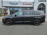 Used 2022 Chrysler Voyager LX image 2