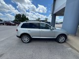Used 2010 Volkswagen Touareg TDI image 3