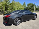 Used 2017 Lexus ES 300h image 3