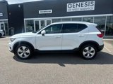 Used 2022 Volvo XC40 T5 Momentum w/ Climate Package image 2