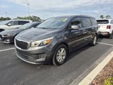 Used 2017 Kia Sedona LX w/ LX Essentials Premium Package image 3