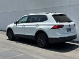 Used 2022 Volkswagen Tiguan SE w/ Panoramic Sunroof Package image 2