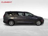 Used 2023 Chrysler Pacifica Touring-L image 5
