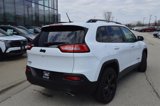 Used 2018 Jeep Cherokee Latitude w/ Altitude Package image 4