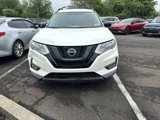 Used 2018 Nissan Rogue SV w/ Premium Package image 2