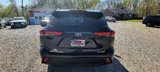 Used 2021 Toyota Highlander XLE image 4