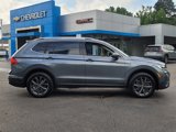 Used 2023 Volkswagen Tiguan SE image 3