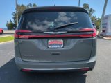 Used 2022 Chrysler Pacifica Touring-L image 5