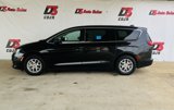 Used 2022 Chrysler Voyager LX image 3