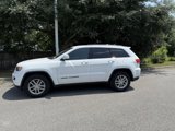 Used 2017 Jeep Grand Cherokee Laredo w/ Quick Order Package 2BE image 2