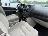 Used 2018 Dodge Grand Caravan SE w/ UConnect Hands-Free Group image 4
