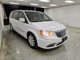 Used 2016 Chrysler Town & Country Touring image 3