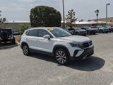 Used 2022 Volkswagen Taos SE image 2
