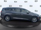 Used 2017 Chrysler Pacifica Limited image 2