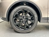 New 2025 Land Rover Discovery S image 4