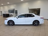 Used 2020 Toyota Camry SE image 2