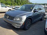 Used 2020 Volkswagen Tiguan SE w/ Panoramic Sunroof Package image 2