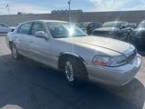 Used 2007 Lincoln Town Car Signature Limited image 3