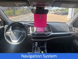 Used 2019 Toyota Highlander XLE image 2