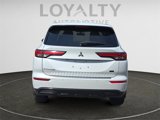 Used 2023 Mitsubishi Outlander SE Black Edition image 4