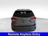 Used 2019 Toyota Highlander LE image 3