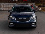 Used 2022 Chrysler Pacifica Touring-L image 2
