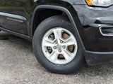 Used 2017 Jeep Grand Cherokee Laredo w/ Quick Order Package 2BE image 3