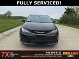 Used 2017 Chrysler Pacifica Touring image 2