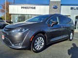 Used 2019 Chrysler Pacifica Touring-L image 3
