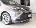 Used 2024 Toyota Sienna LE image 3