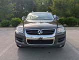 Used 2010 Volkswagen Touareg TDI image 4