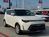 Used 2023 Kia Soul LX image 3