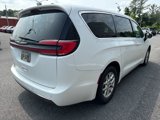 Used 2023 Chrysler Pacifica Touring-L image 5