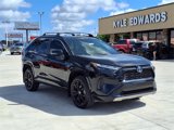 Used 2022 Toyota RAV4 SE image 3
