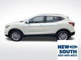 Used 2020 Nissan Rogue Sport SV image 2