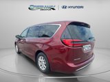 Used 2023 Chrysler Pacifica Touring-L image 5