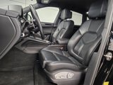 Certified 2022 Porsche Macan w/ Premium Package image 4