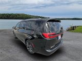 Used 2022 Chrysler Pacifica Touring-L w/ S Appearance Package image 5