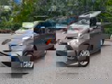 Used 2017 Toyota Prius V Five image 2