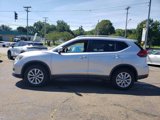 Used 2017 Nissan Rogue SV image 3