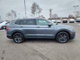 Used 2022 Volkswagen Tiguan SE w/ Panoramic Sunroof Package image 2