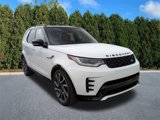 Used 2024 Land Rover Discovery Dynamic SE image 3
