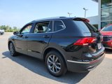 Certified 2022 Volkswagen Tiguan SE image 2