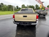 Used 2017 Toyota Tacoma TRD Off-Road image 6