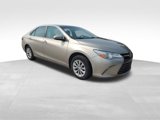 Used 2016 Toyota Camry LE image 4