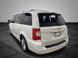 Used 2015 Chrysler Town & Country Touring-L w/ Driver Convenience Group image 4